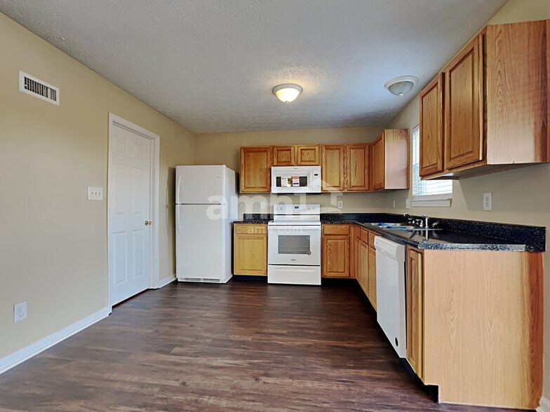 Building Photo - 881 Yellowwood Dr