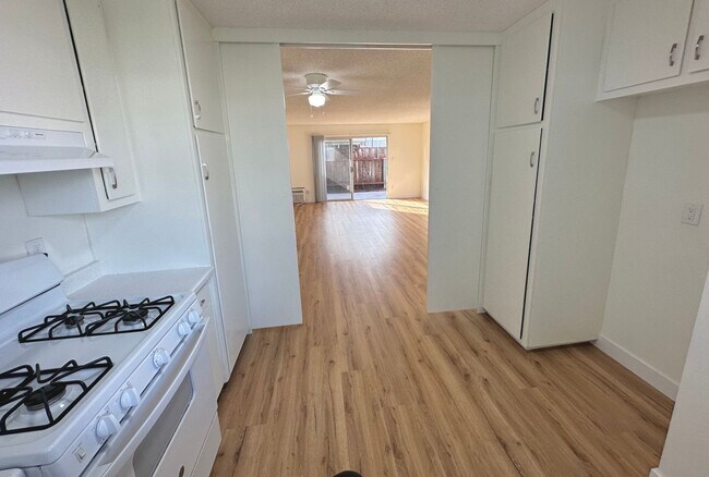 Interior Photo - Townhome 2 bed 1.5 Bath in Anaheim