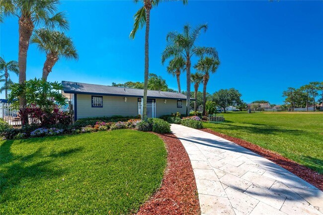 Building Photo - 5800 Rambler Rose Way