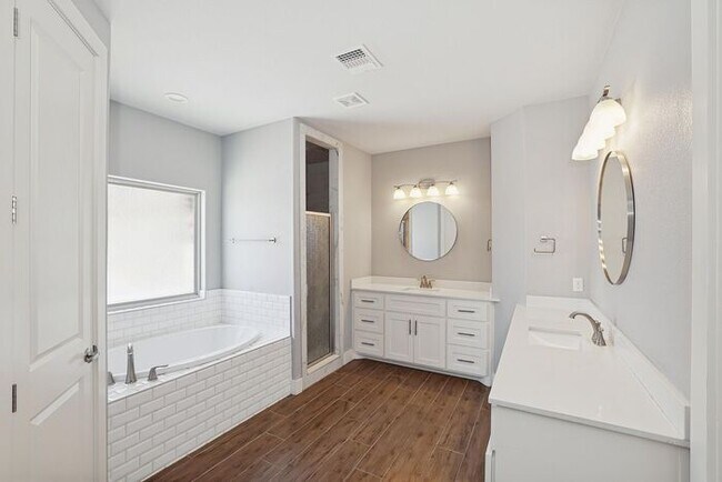 Building Photo - 9240 Highland Springs Dr