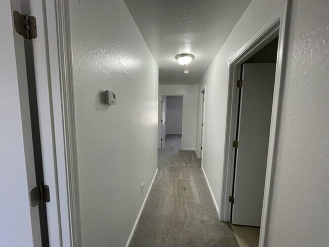 Building Photo - 3 Bedroom plus Den w/2.5 Bathrooms Chandler (AZ Ave. and Warner)