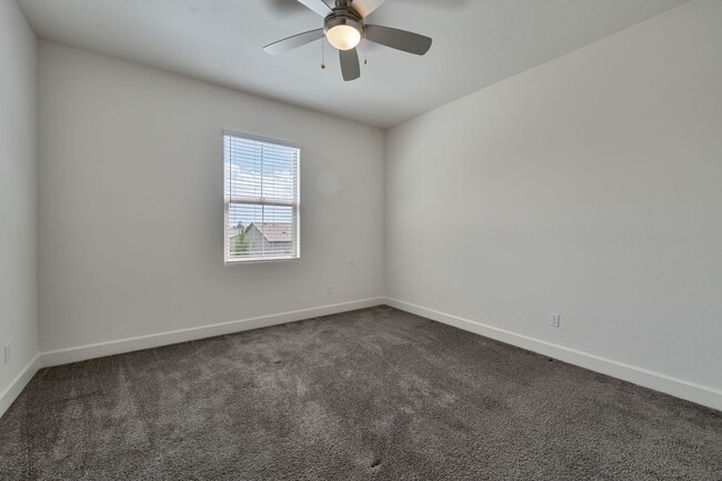 Building Photo - Luxury 5 Bedroom Home in Serrano – Spaciou...