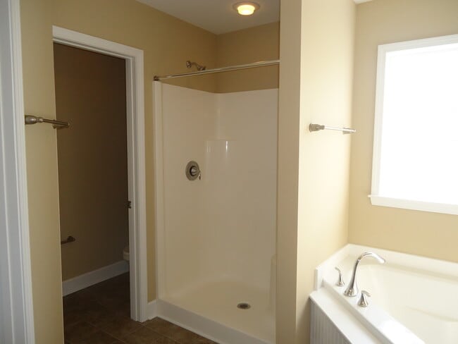 Building Photo - 108 Preswick Dr