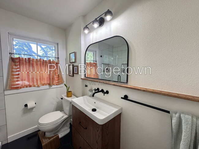 Building Photo - 9500 SW Ardenwood St