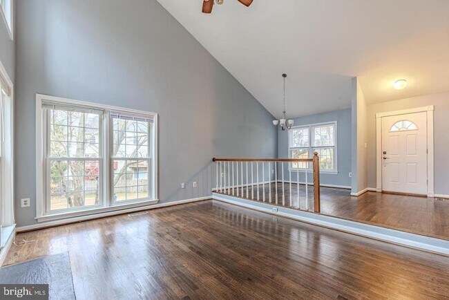 Building Photo - 8200 Maple Ridge Ave