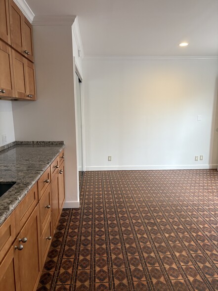 Building Photo - 8028 Blackburn Ave