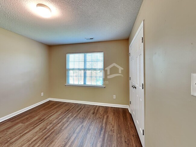 Building Photo - 630 Prickly Pear Dr