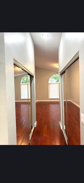 Building Photo - 12390 Summer Springs Dr