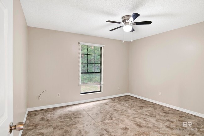 Building Photo - 6429 Schoel Ln