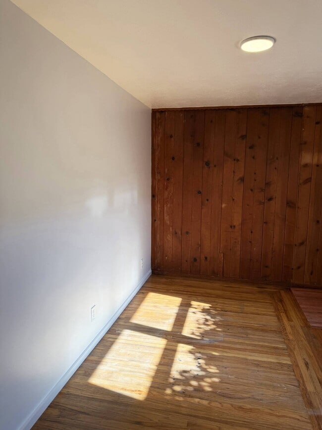 Building Photo - 1 Bed, 1 Bath in Glen Ellen