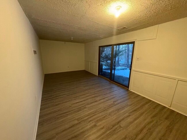 Building Photo - 3 Bedroom 2 1/2 bath Townhome in Pike Creek