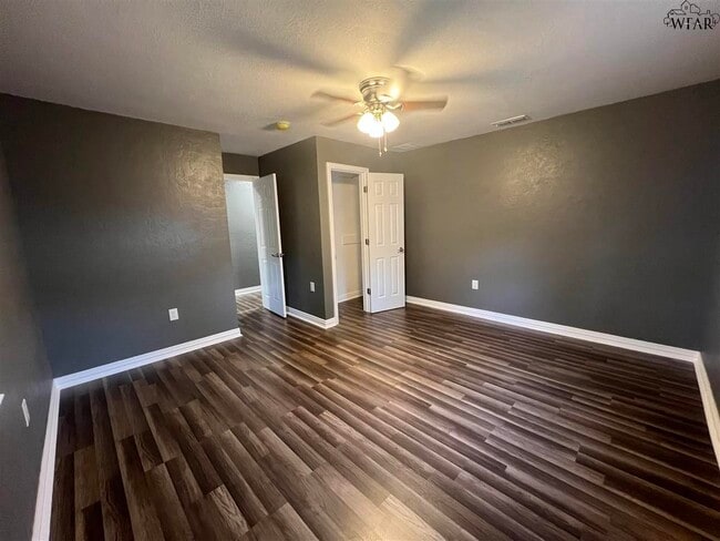 Building Photo - 1603 Oceola Ave