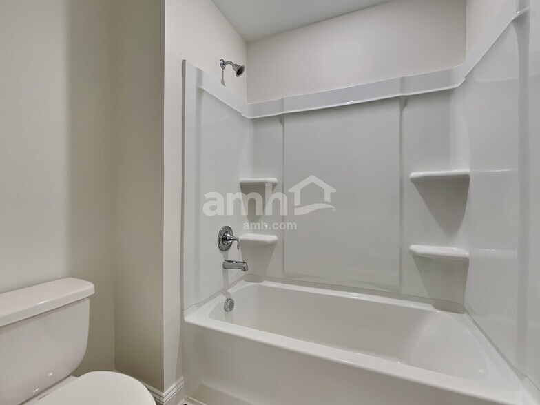 Building Photo - 399 Onate Cir