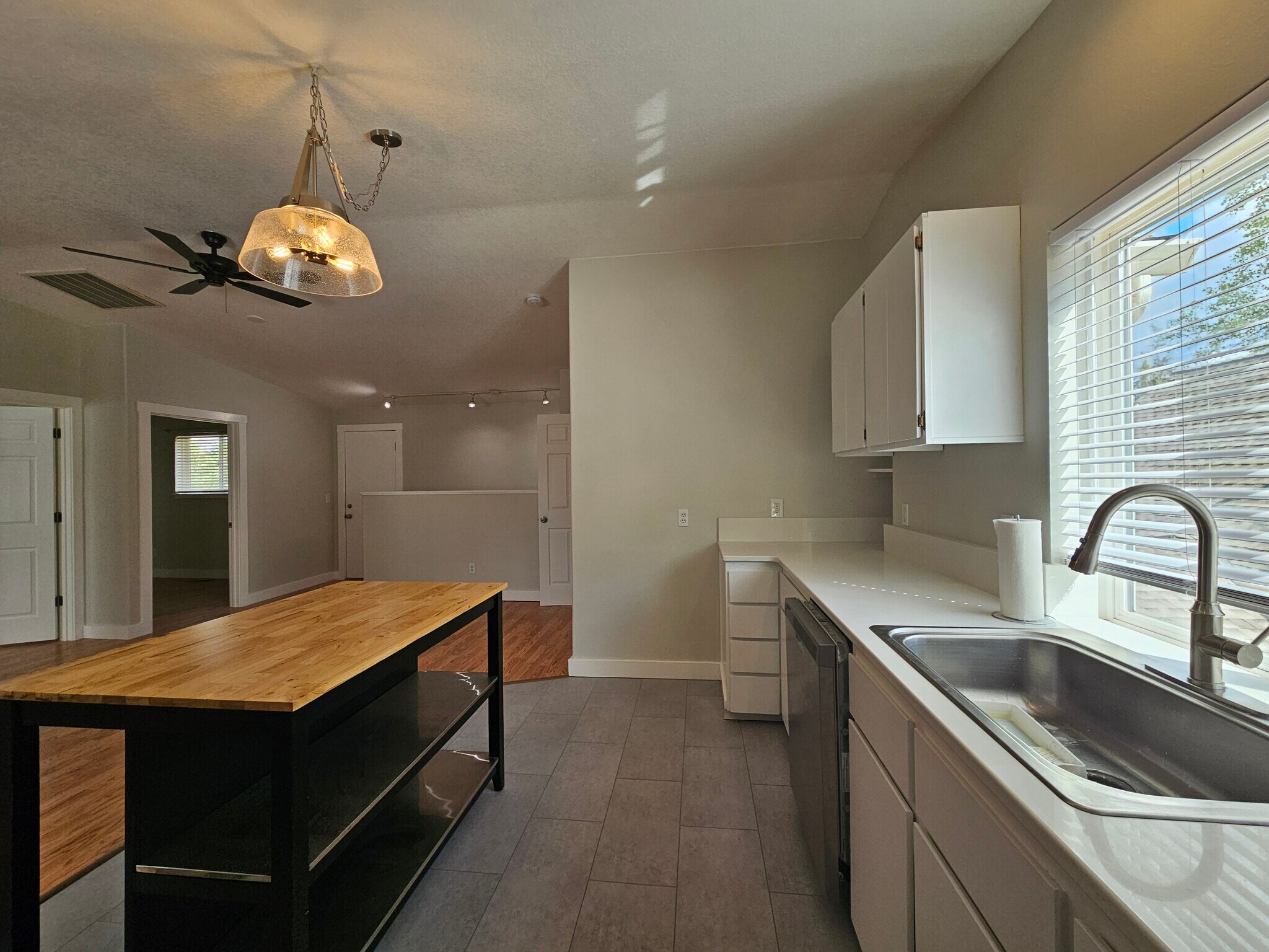 kitchen - 13235 SE Oatfield Rd