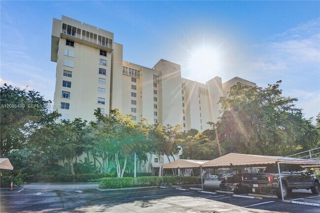 Building Photo - 11111 Biscayne Blvd