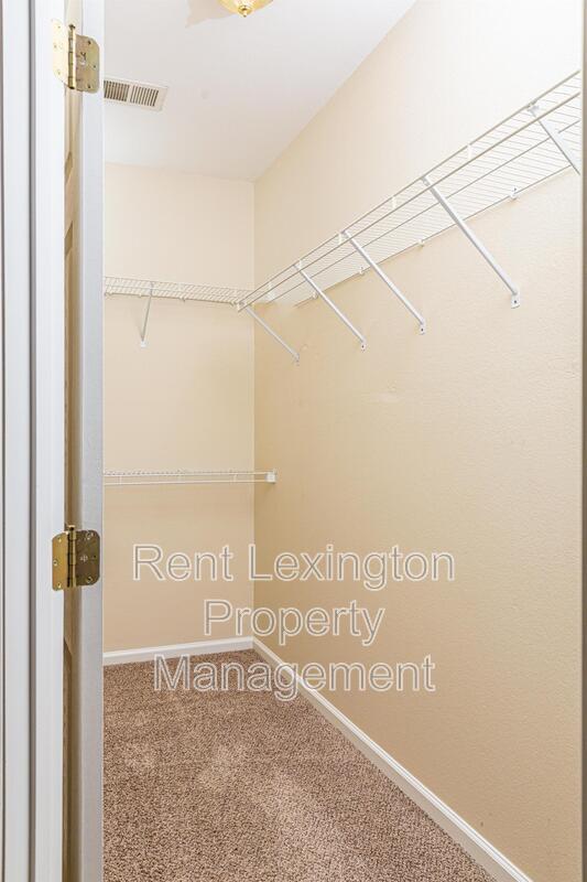 Building Photo - 749 Whispering Brook Trce