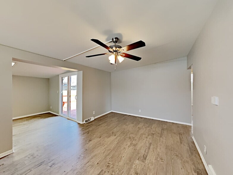 Building Photo - 1641 E 86th Pl