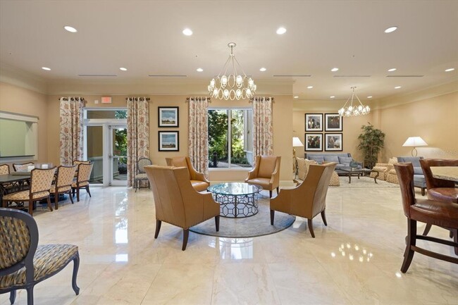 Building Photo - 800 N Tamiami Trl