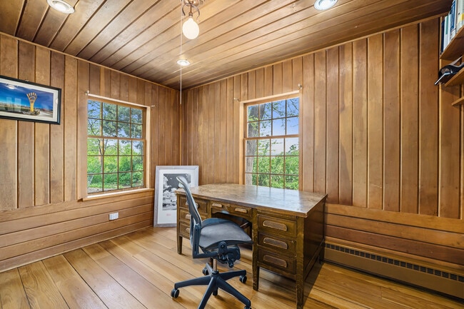 Building Photo - 850 Shelton Rd