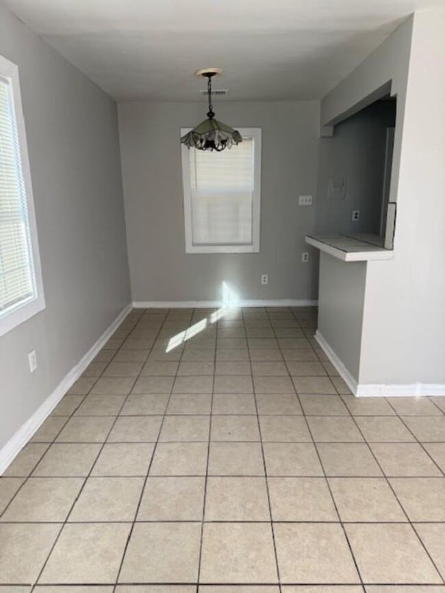 Building Photo - Completely Renovated House in central location