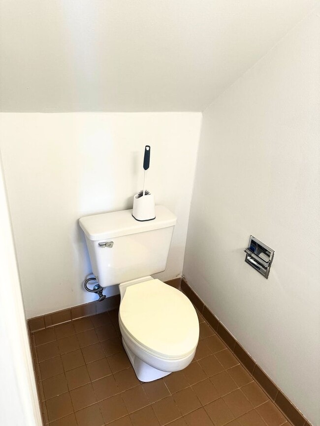 Building Photo - Fisherman's Delight