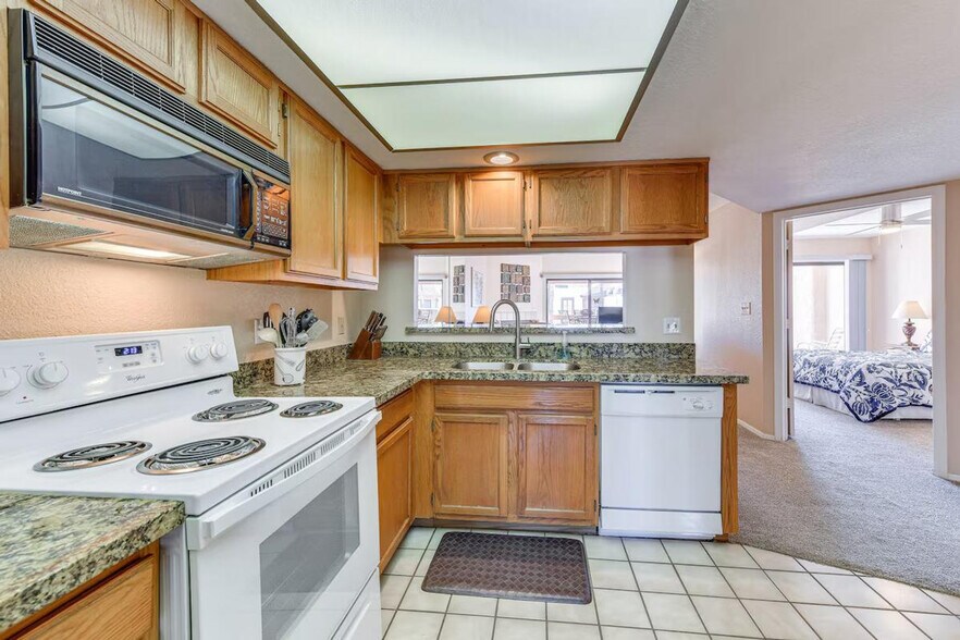 Building Photo - 205 E Boise St