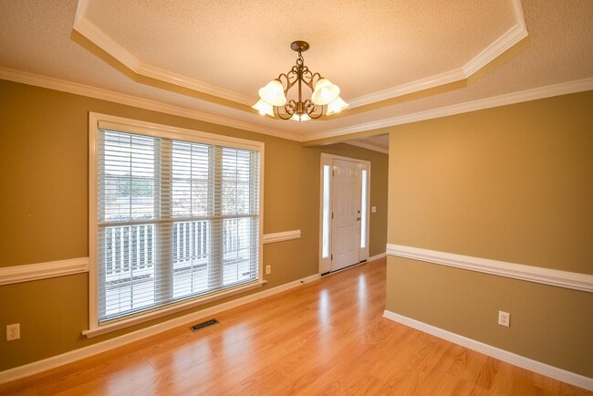 Building Photo - 144 Vail Ct