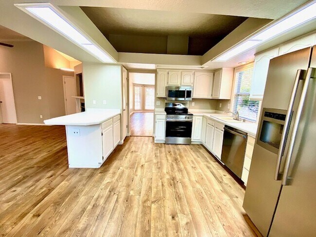 Building Photo - 4 Bedroom 2 bath Home in NW Boise