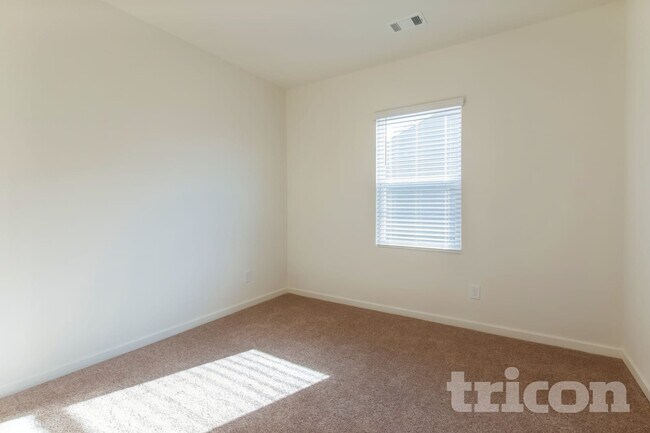 Building Photo - 64 Seattle Slew Way