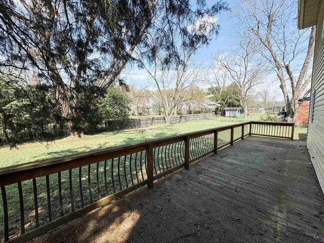 Building Photo - 2108 Marshallville Rd