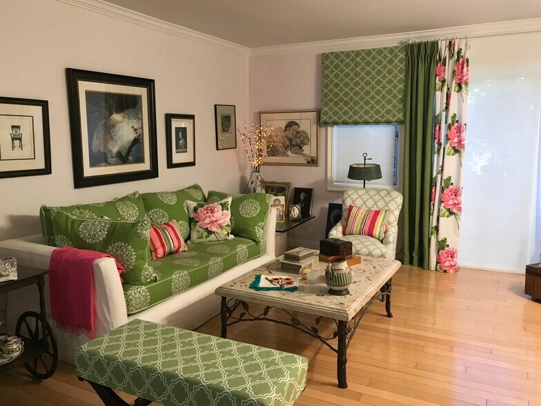 Building Photo - 1345 N Fuller Ave