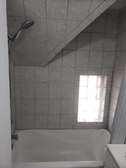 Building Photo - 1751 S 60th St