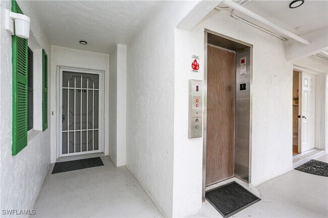 Building Photo - 3030 Binnacle Dr