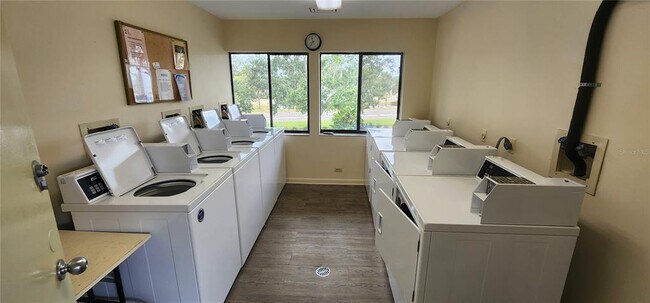 Building Photo - 1515 Pinellas Bayway S