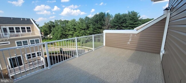 Building Photo - 6 Garden Meadow Pl