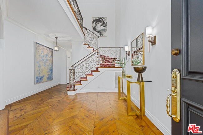 Building Photo - 515 S Westgate Ave