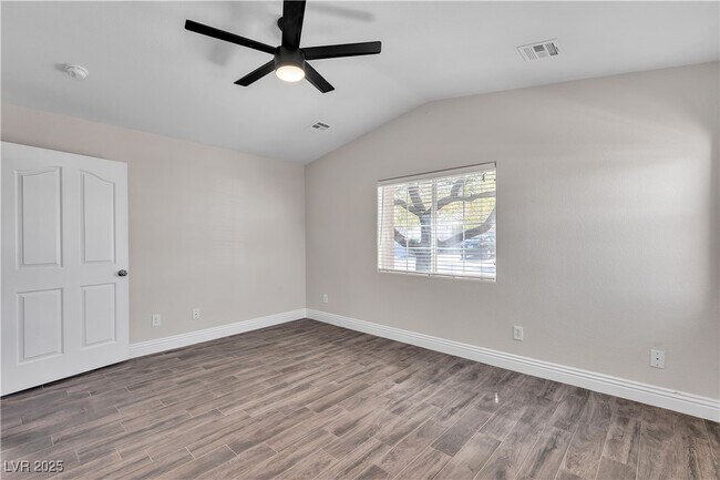 Building Photo - 7820 Milkweed Ct