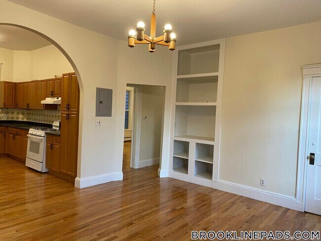 Building Photo - 30 Babcock St