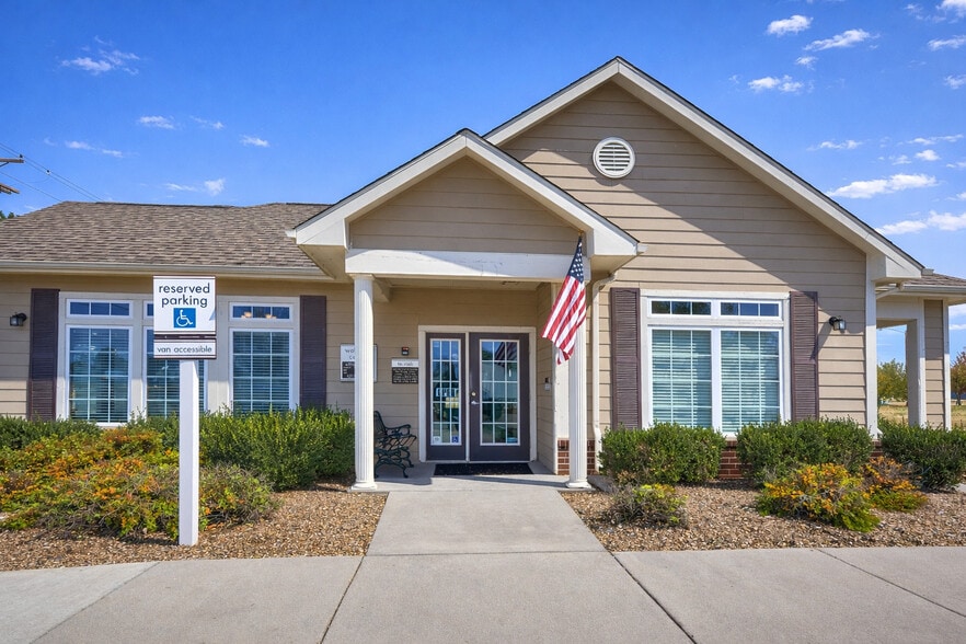 Building Photo - Wedgewood Apartments