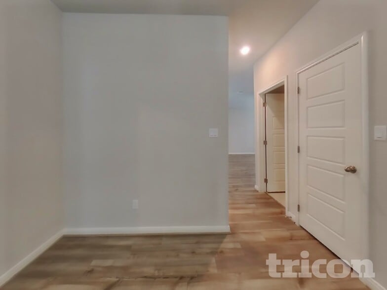 Building Photo - 5540 Shasta Pl