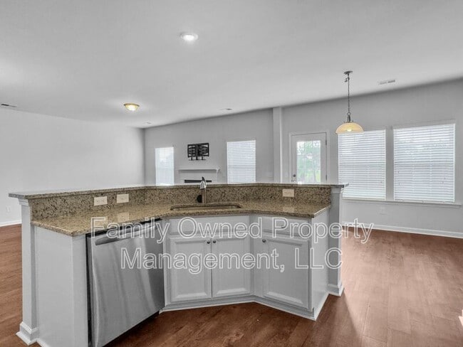 Building Photo - 209 Firewheel Ct