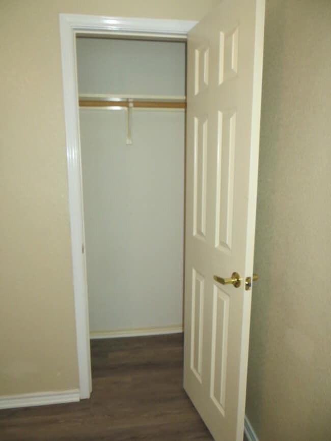 Building Photo - This home is waiting for YOU!
