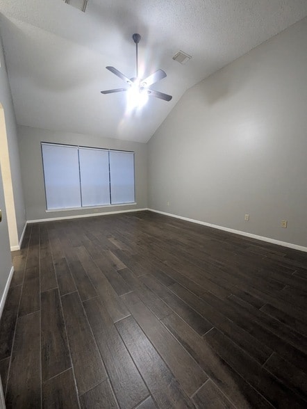 Building Photo - 827 Coral Tree Pl