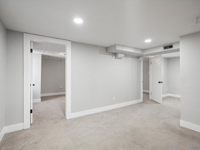 Building Photo - Charming Updated Bungalow near Downtown De...