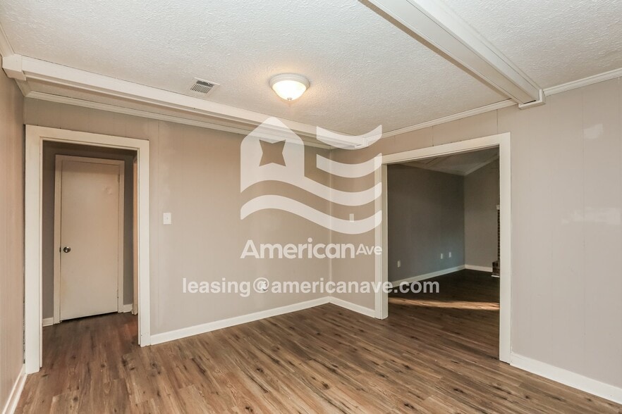 Building Photo - 1665 Aurora St