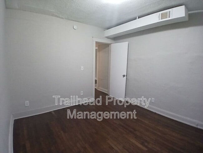 Building Photo - 104 N Indiana Ave