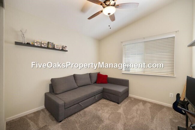Building Photo - 531 Rowlands Ct
