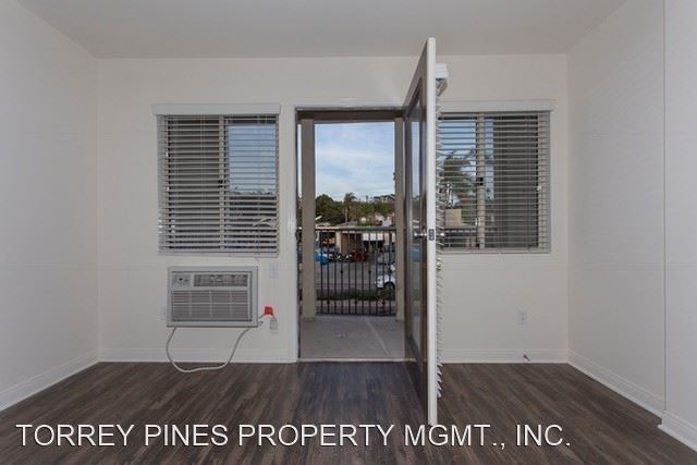 Building Photo - 5538-5538 La Jolla Blvd