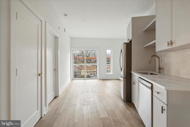 Building Photo - 367 W Hortter St