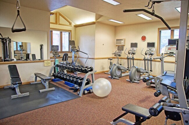 Building Photo - 2905 Mountaineer Cir